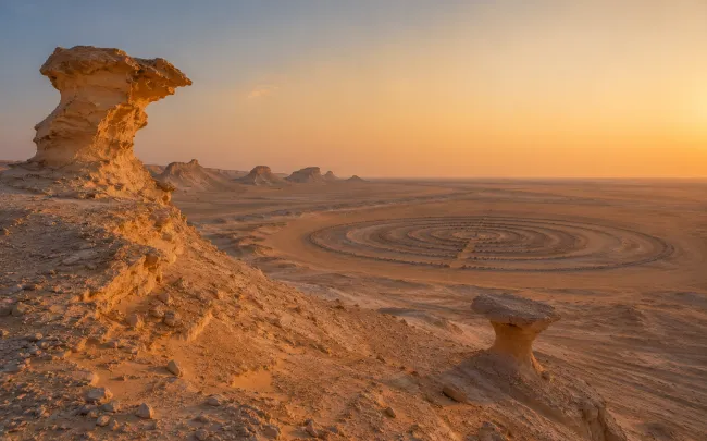 West Qatar: Rock Formations and Land Art